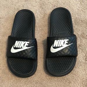 Women’s Nike Slides Size 8